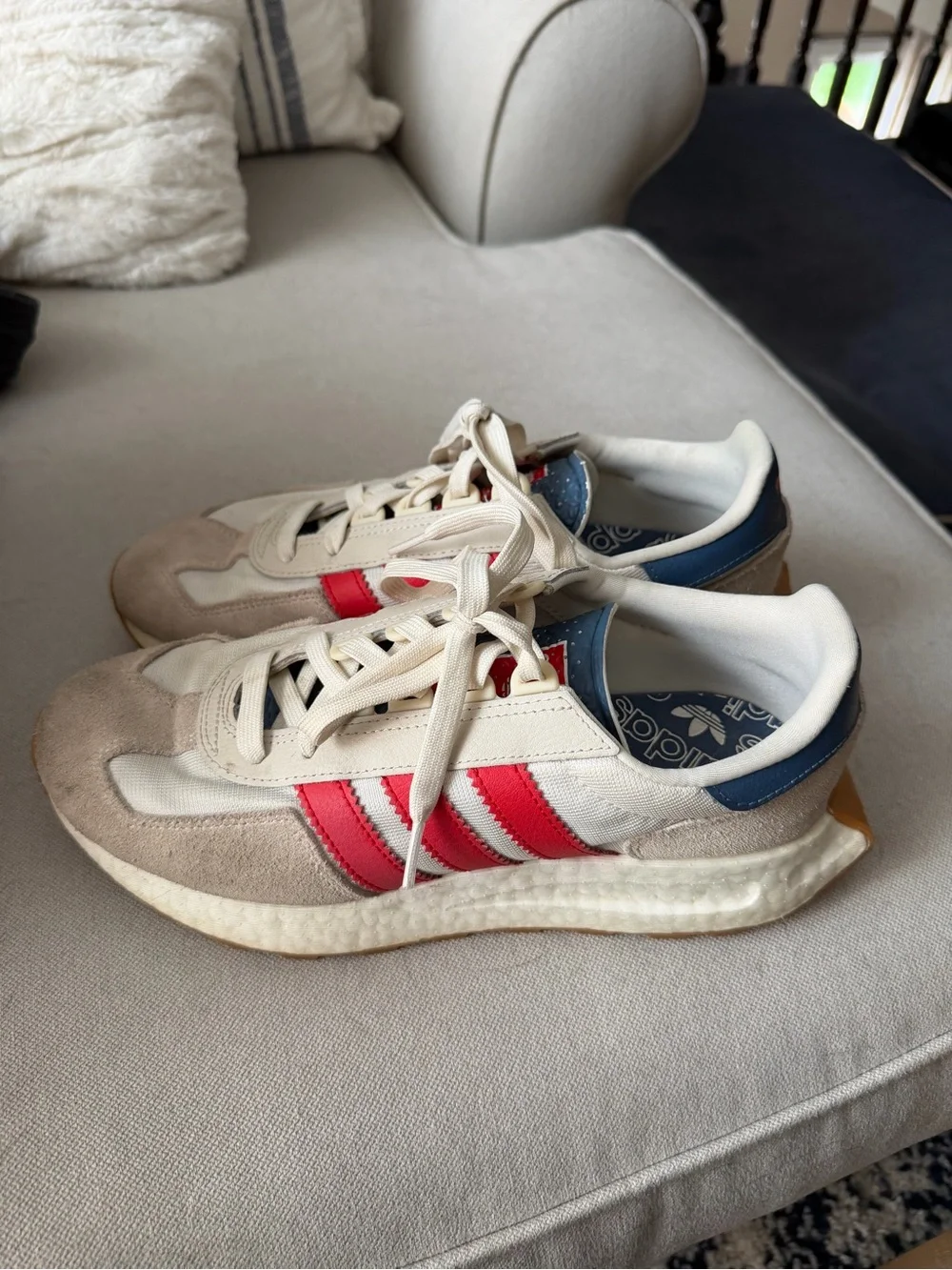Adidas Retro Casual Sneakers in Cream with Red and Blue Accents